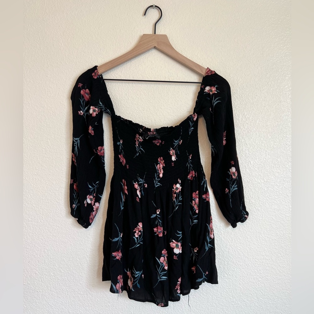 Forever 21 Black Floral Smocked Off the Shoulder Long Sleeve Blouse Size Small